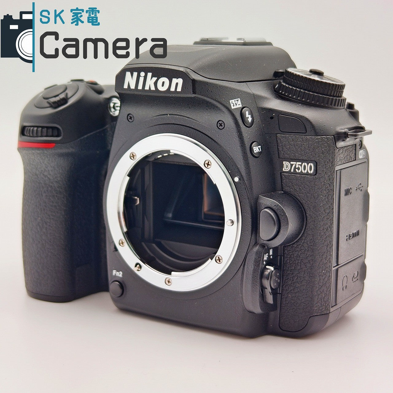 【中古】 Nikon D7500 ボディ 箱 説明書 充電器付 ショット数約5500回 ニコン 美品