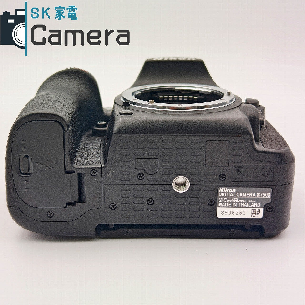 【中古】 Nikon D7500 ボディ 箱 説明書 充電器付 ショット数約5500回 ニコン 美品