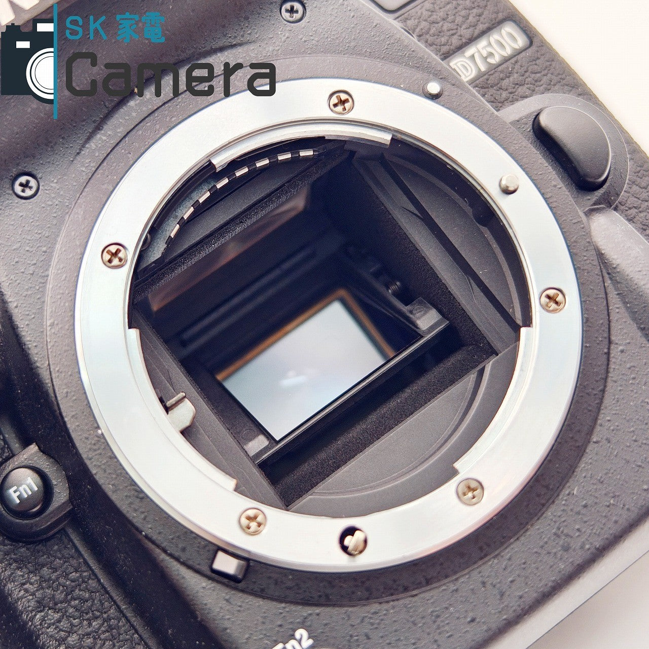 【中古】 Nikon D7500 ボディ 箱 説明書 充電器付 ショット数約5500回 ニコン 美品